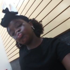 Meet your Posher, Leila